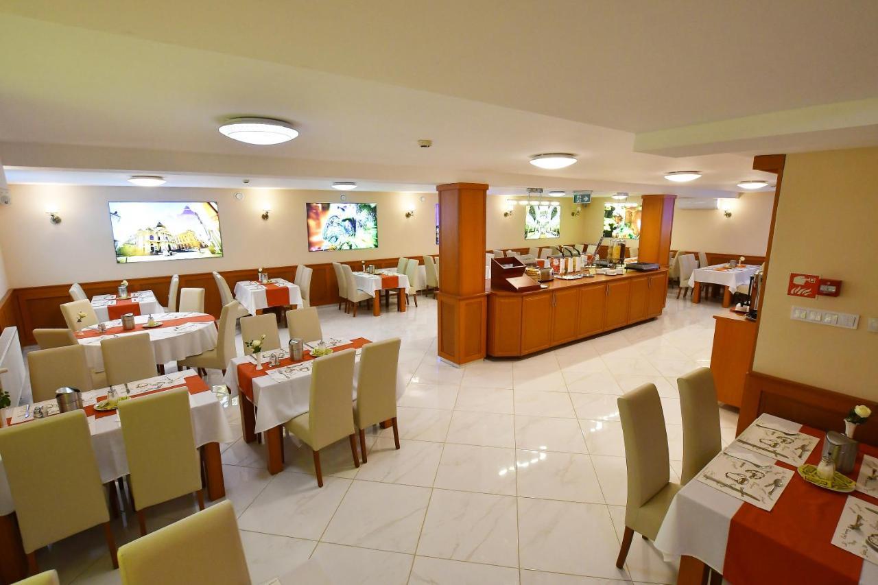 Hotel Barbakan Pécs Eksteriør billede