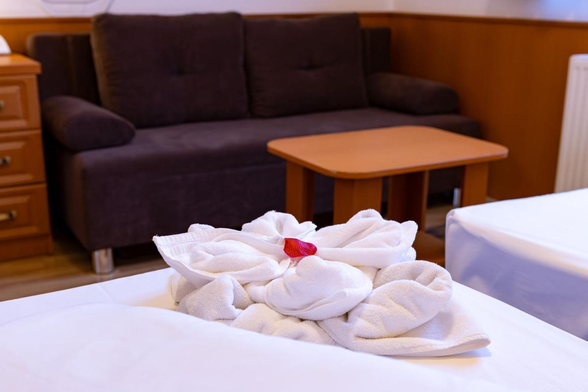 Hotel Barbakan Pécs Eksteriør billede