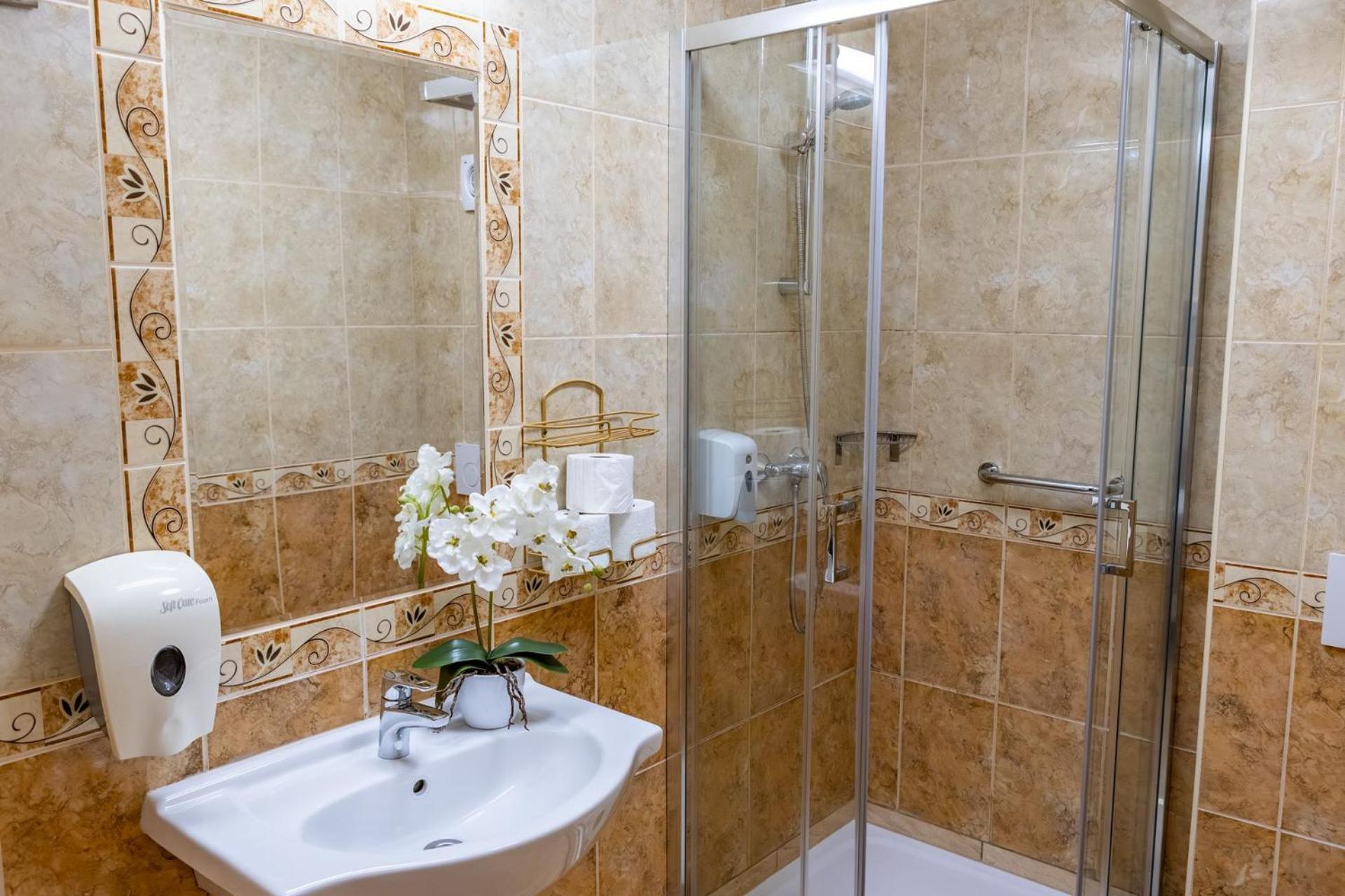 Hotel Barbakan Pécs Eksteriør billede