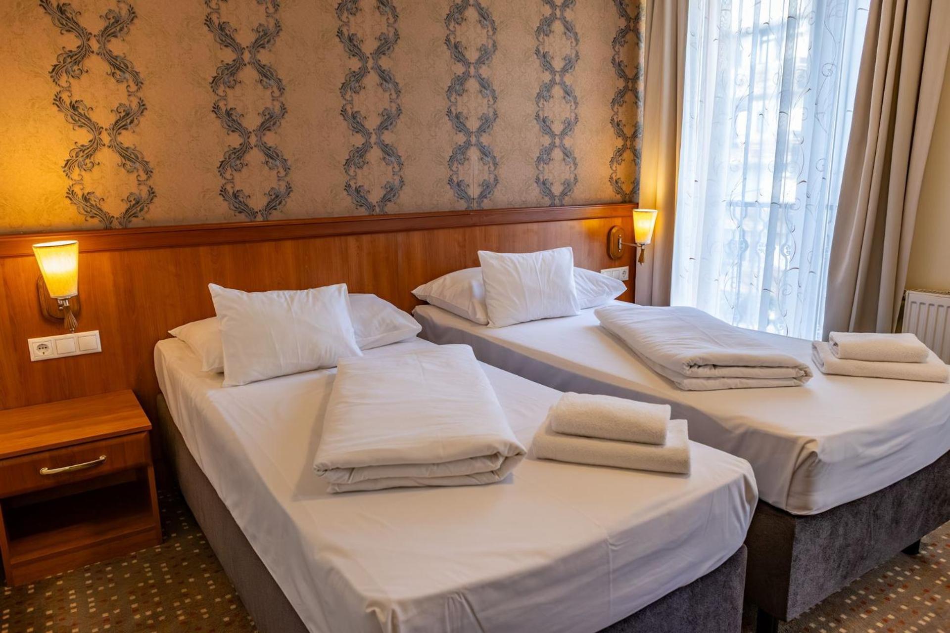 Hotel Barbakan Pécs Eksteriør billede