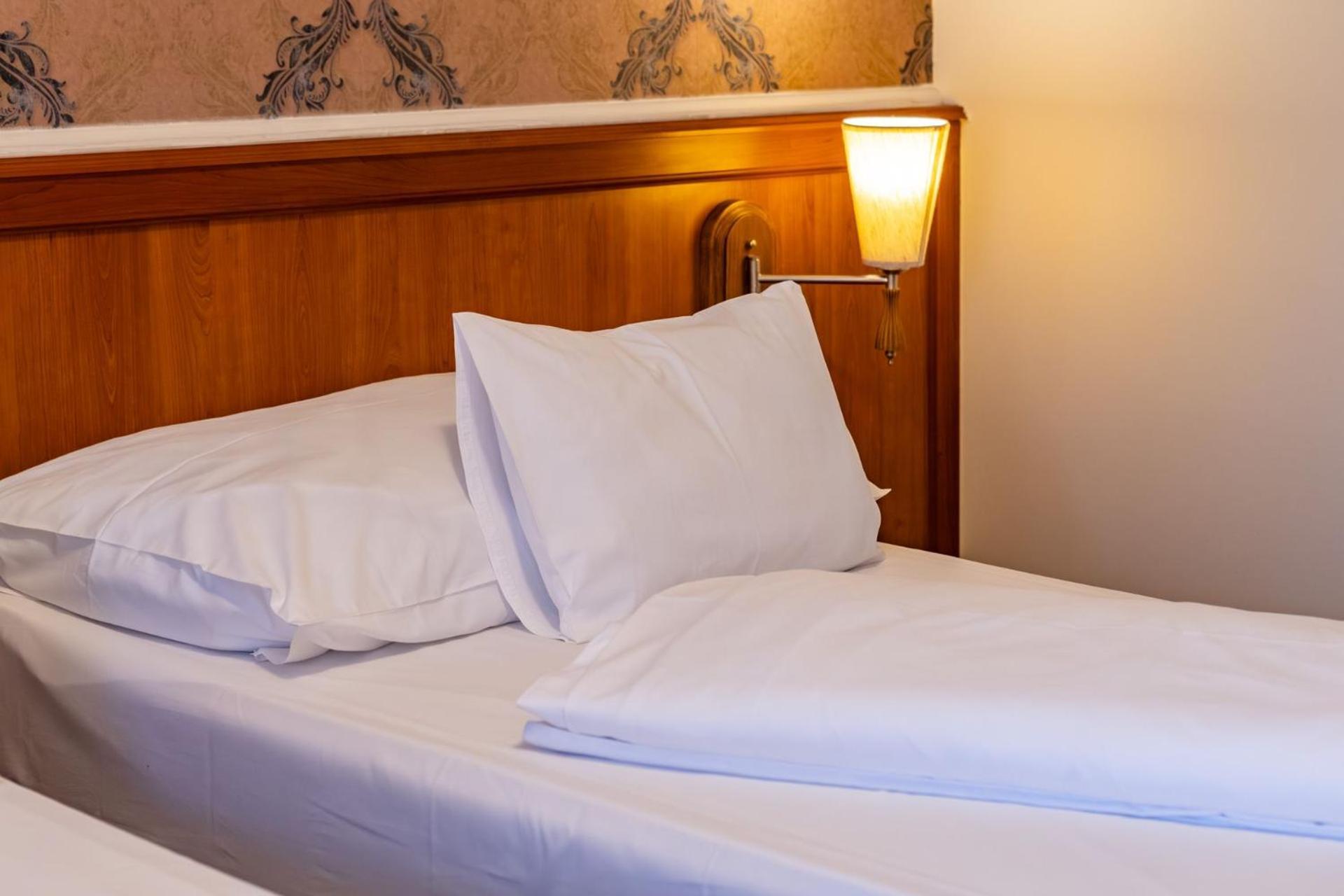 Hotel Barbakan Pécs Eksteriør billede