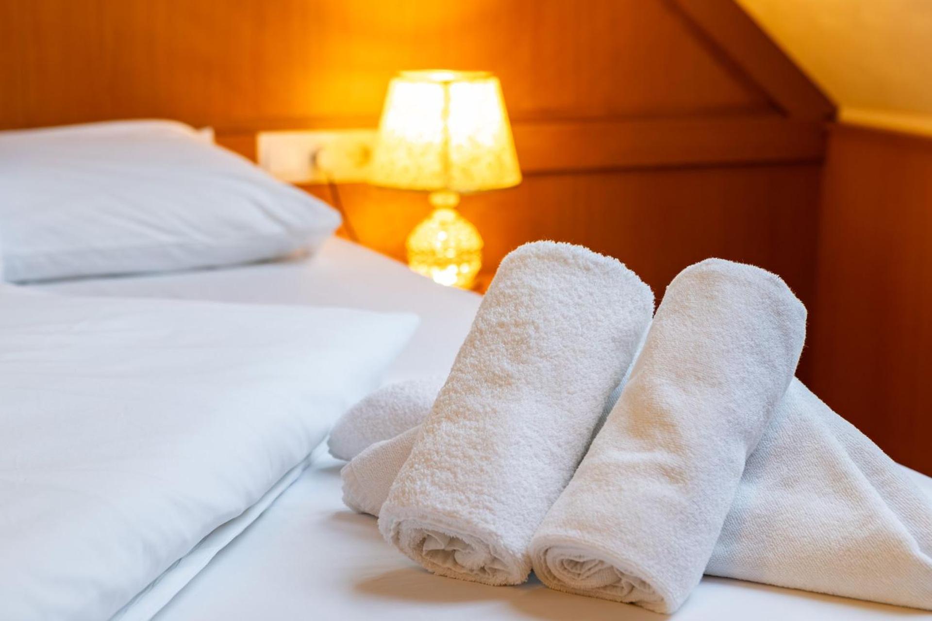 Hotel Barbakan Pécs Eksteriør billede
