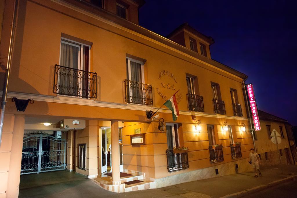 Hotel Barbakan Pécs Eksteriør billede